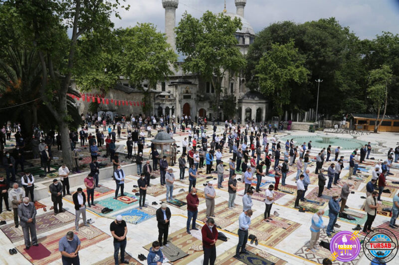 الصلاة في جامع ايوب, منطقة السلطان ايوب