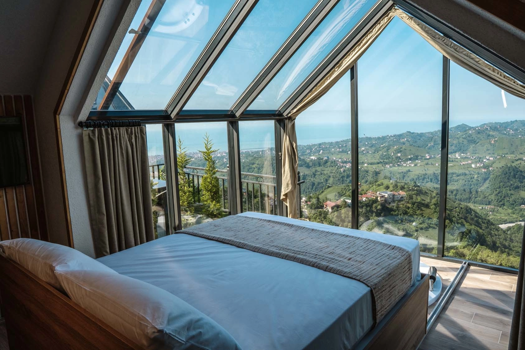 صباح اكواخ وودلايف