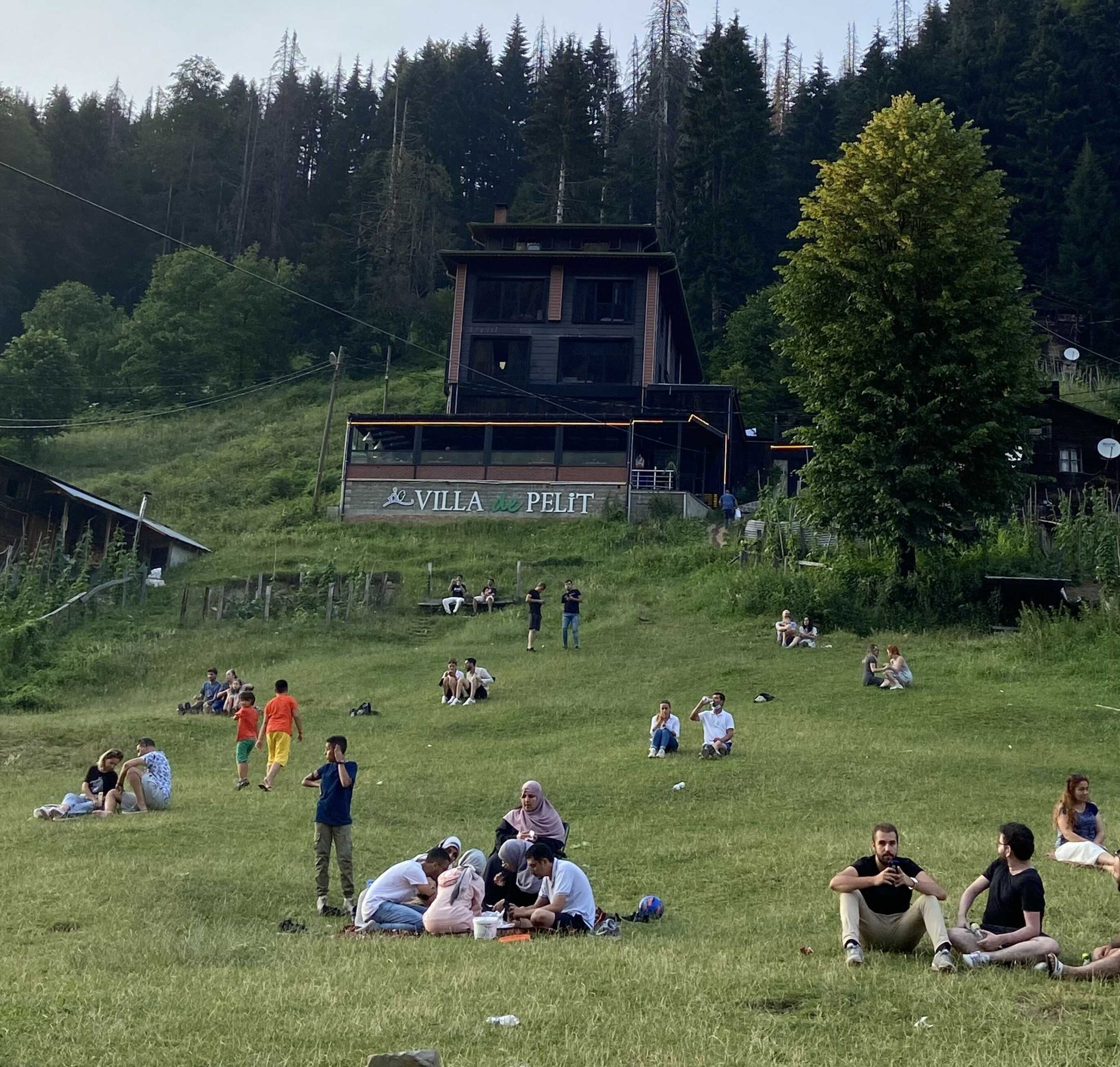 فندق آيدر فيلا دي بيليت