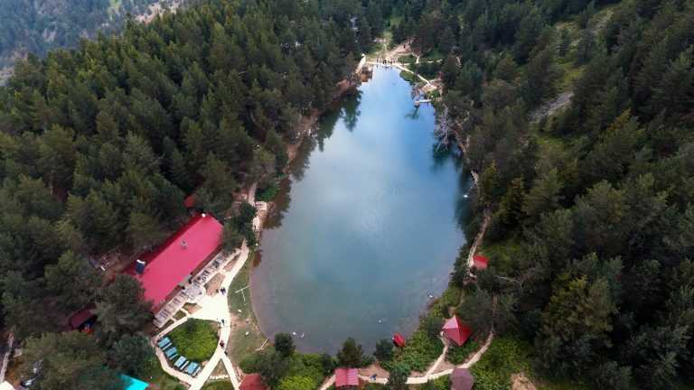 بحيرة لمني غول