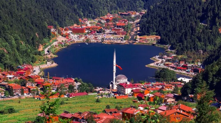 kar cafe uzungöl مطعم في قمة اوزنجول