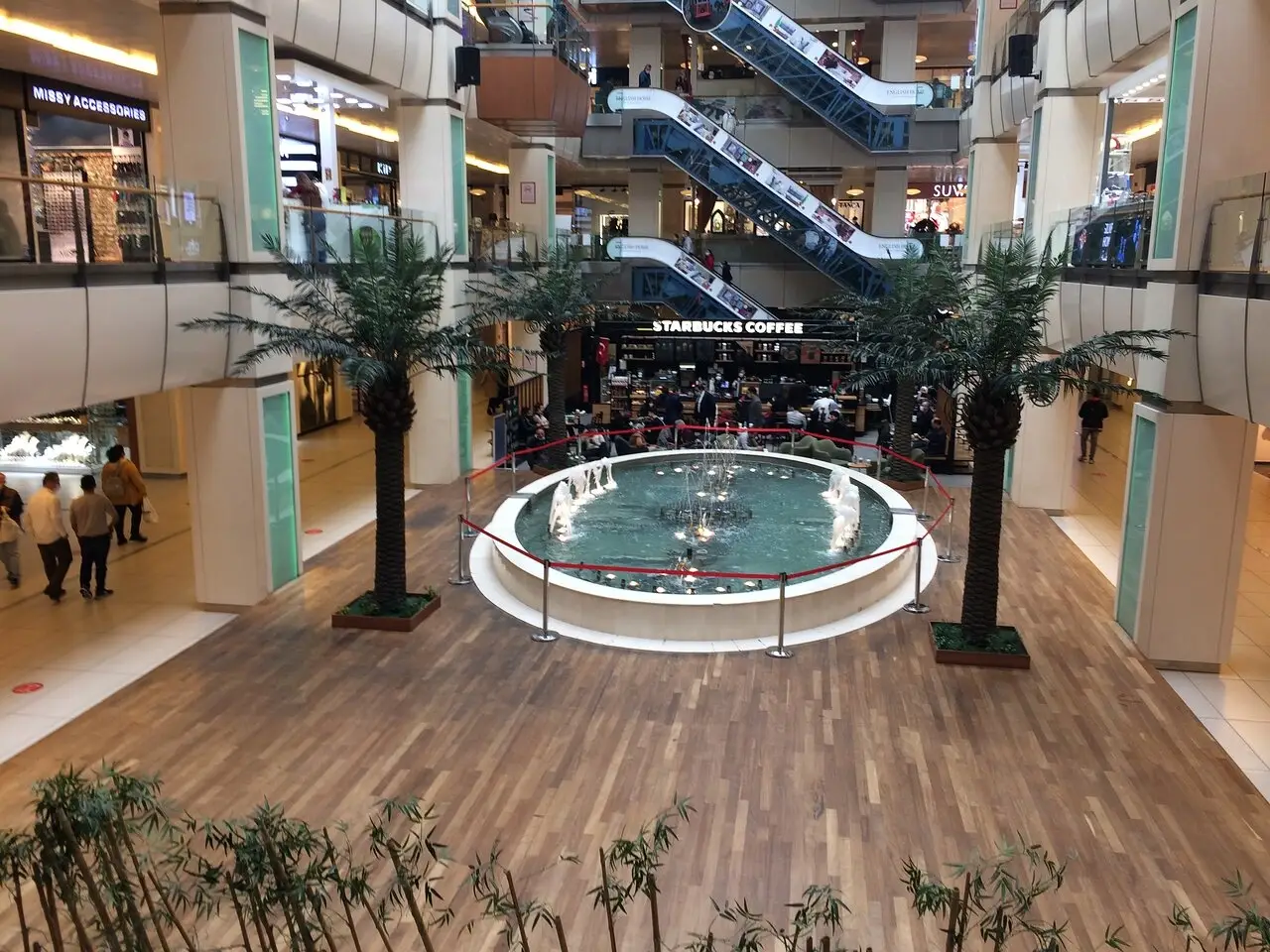HISTORIA MALL