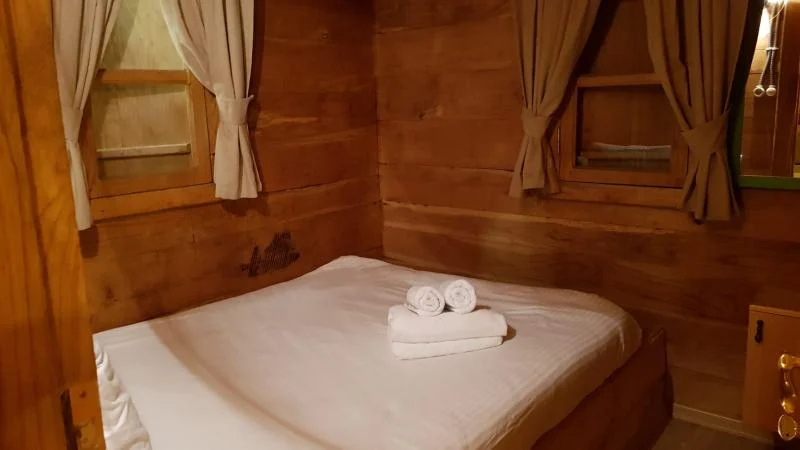 Dağ Evi, Şelale شلال وتراس منتجع آيدر دوغا