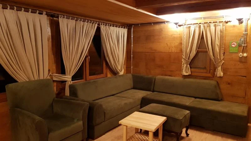 Dağ Evi, Şelale شلال وتراس منتجع آيدر دوغا