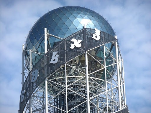 برج الحروف في باتومي